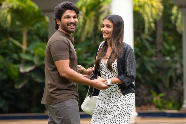 Bollywood director in awe with Ala Vaikunthapuramlo