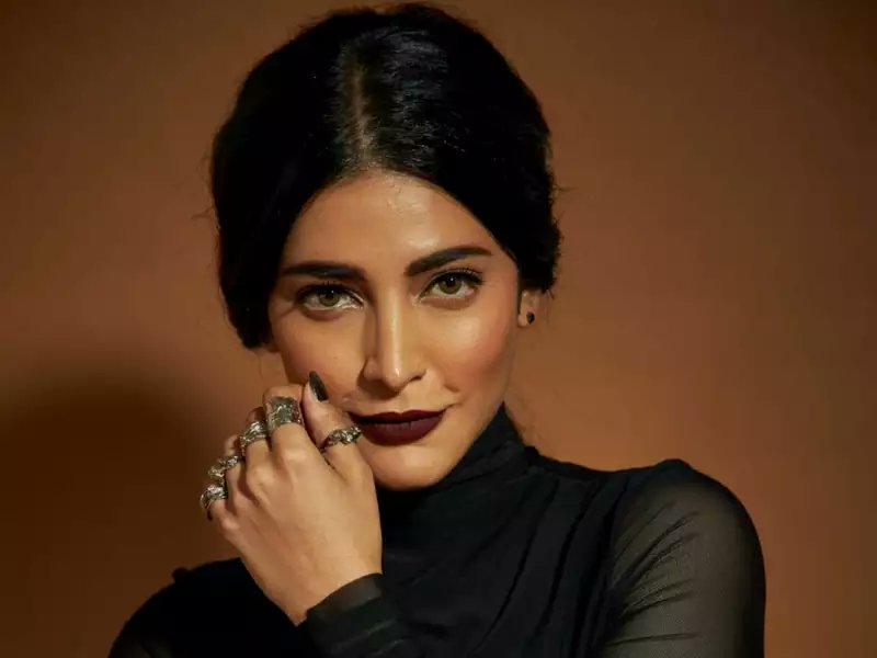 Shruti Haasan to play a village belle in her Tamil biggie