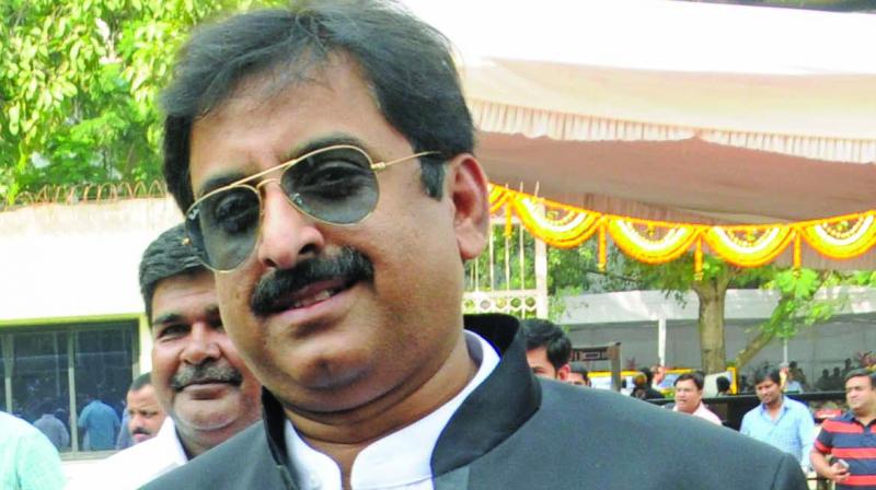 imtiyaz jaleel threatens namaaz on roads