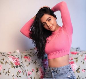 Ruhi Singh Beautiful Pics