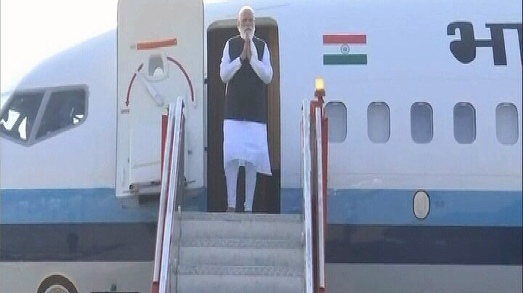 KCR not to receive Modi at Hakimpet airbase!