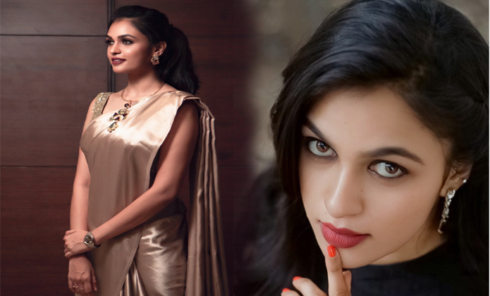 VJ Akshaya Beautiful Looks