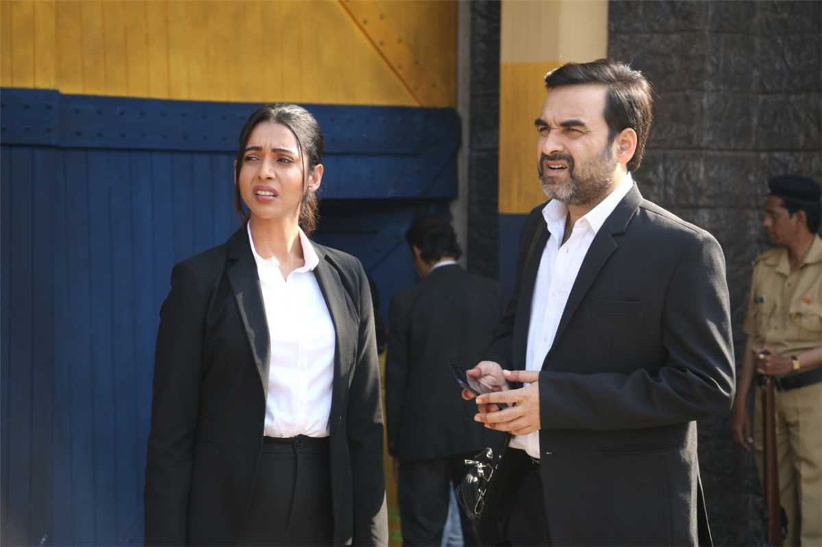 When Pankaj Tripathi turned Hindi teacher for Anupriya Goenka, Kirti Kulhari