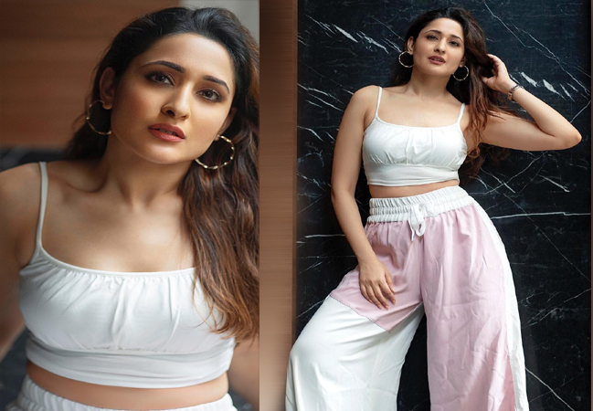 Pragya Jaiswal Latest Photos