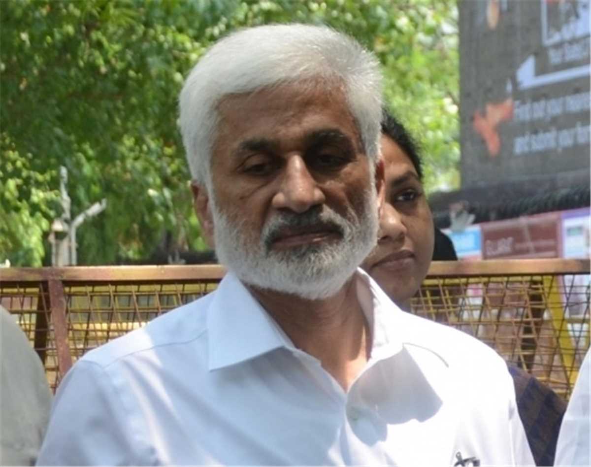 Naidu spending time as emigrant in Telangana: YSRCP