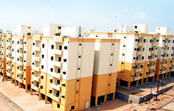 TDP takes out march to Assembly demanding TIDCO houses for poor