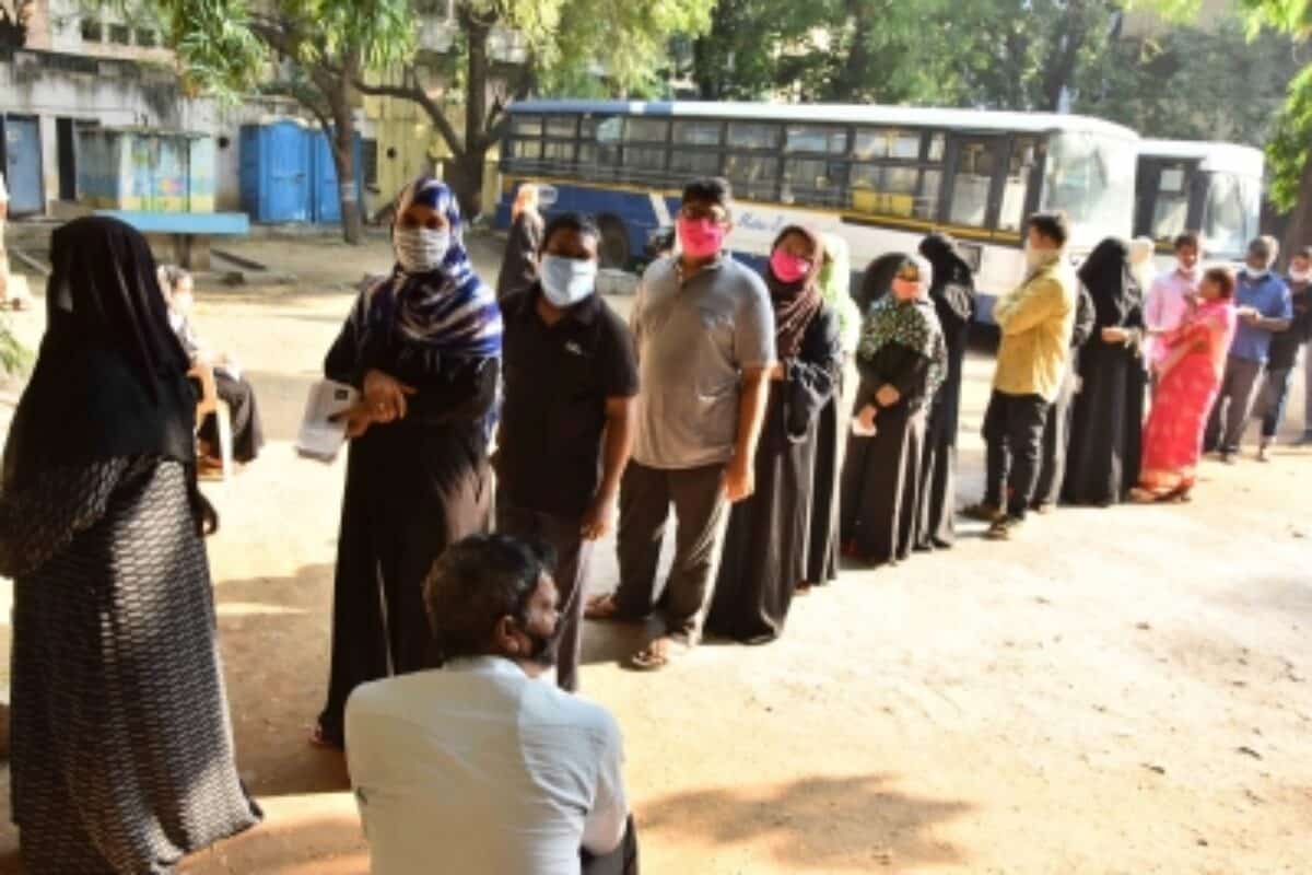 Nearly 30% polling in Hyderabad till 4 pm