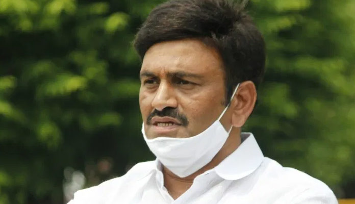 YSRCP MP Meets President alleging fake cases from own party