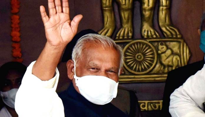 PM’s photographs should be on death certificates: Manjhi