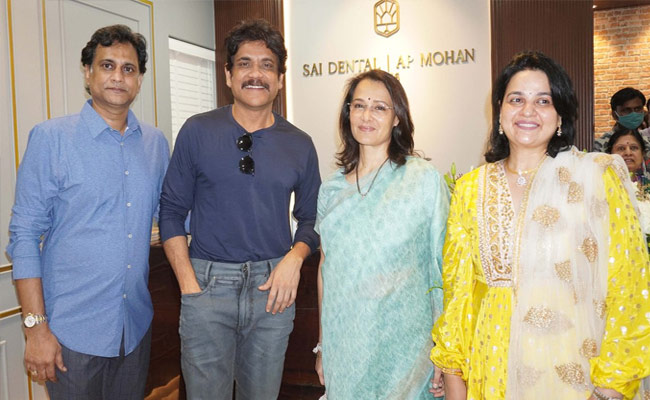 Nagarjuna, Amala Inaugurate World Class Dentistry