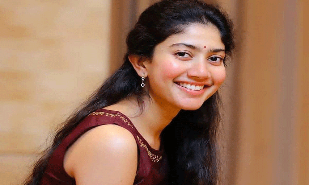 Director heaps praises on Sai Pallavi