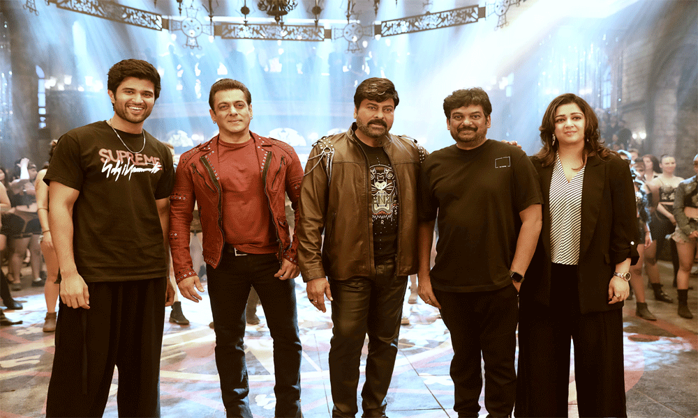 Liger Team – The Vijay Deverakonda, Puri Jagannadh, Charmme Kaur Meets Megastar Chiranjeevi and Superstar Salman Khan.