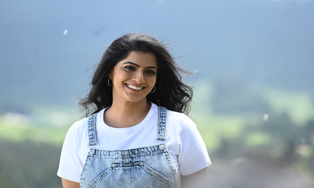 Varalaxmi Sarathkumar “Sabari” Completes Key Schedule in Kodaikanal