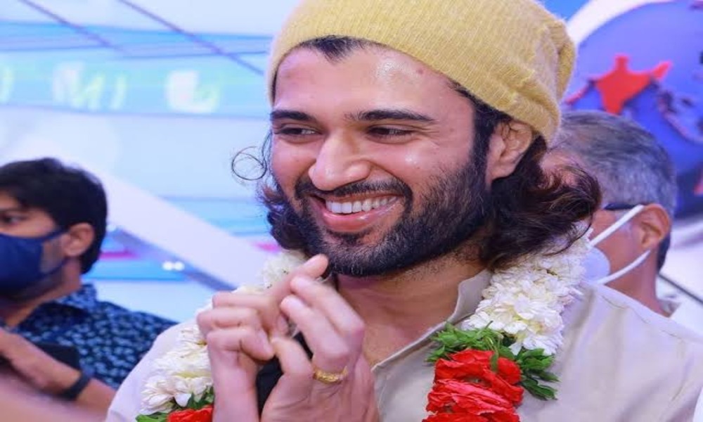 Is Vijay Deverakonda married?