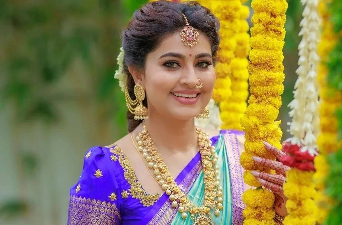 Actress Sneha Reacts to Divorce Rumors