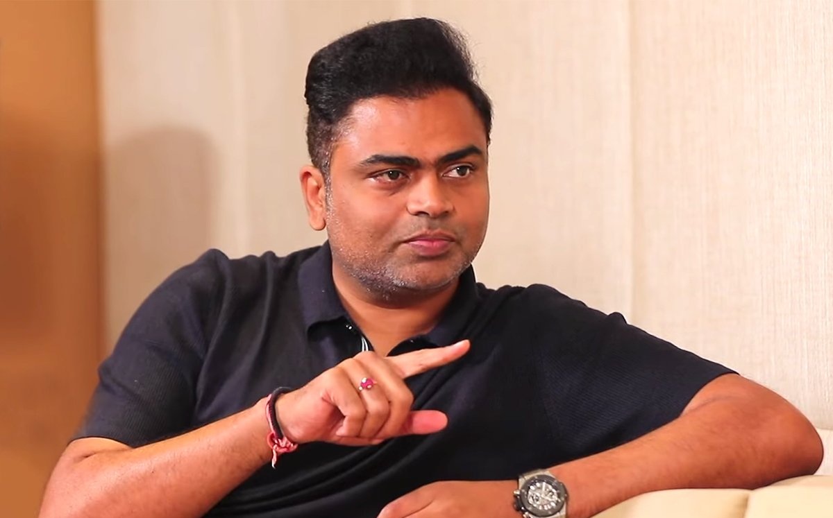 Are Telugu Heroes Ignoring Vamshi Paidipally?