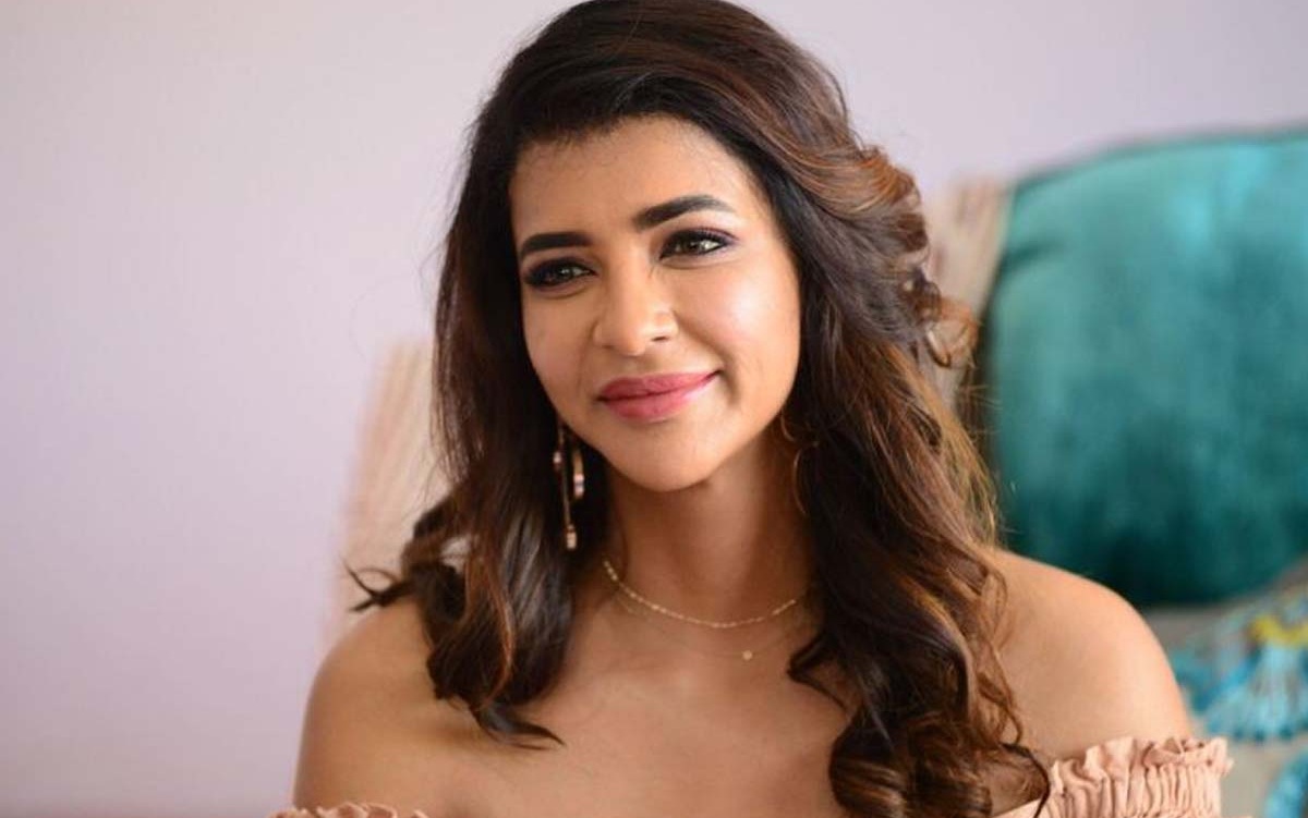 Kasturi Targets Manchu Lakshmi