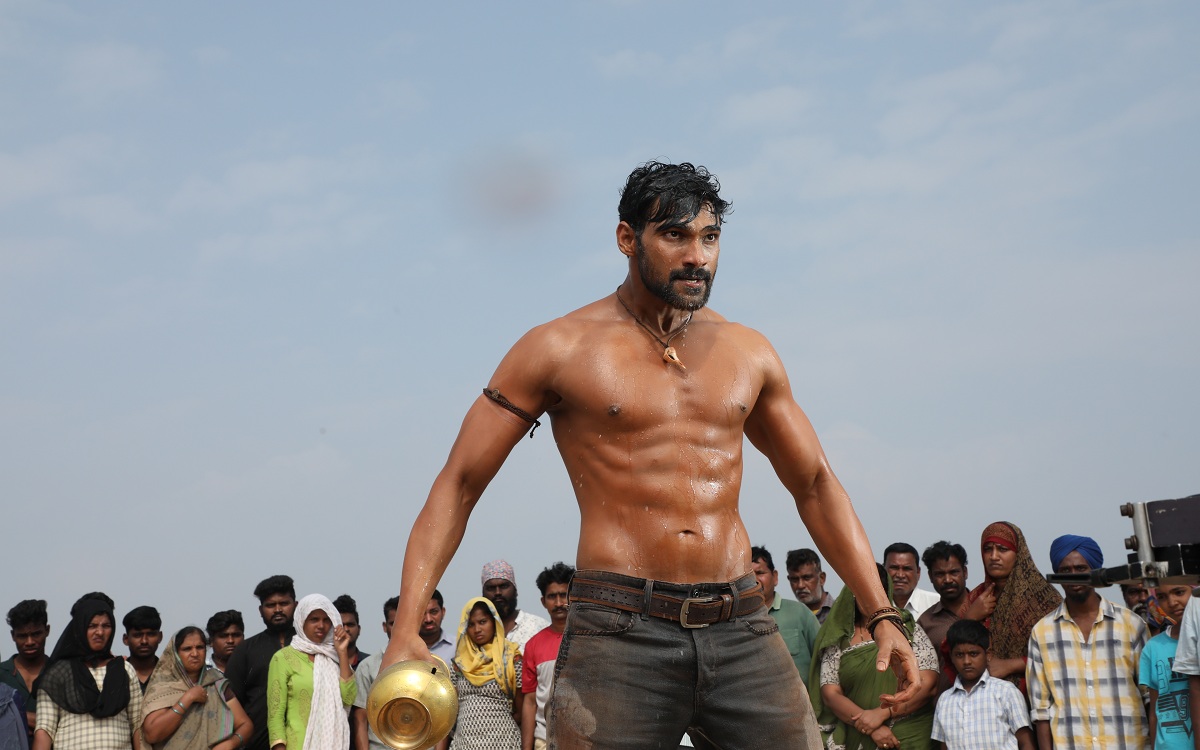 Sreenivas Bellamkonda, Chatrapathi Trailer Unleashed