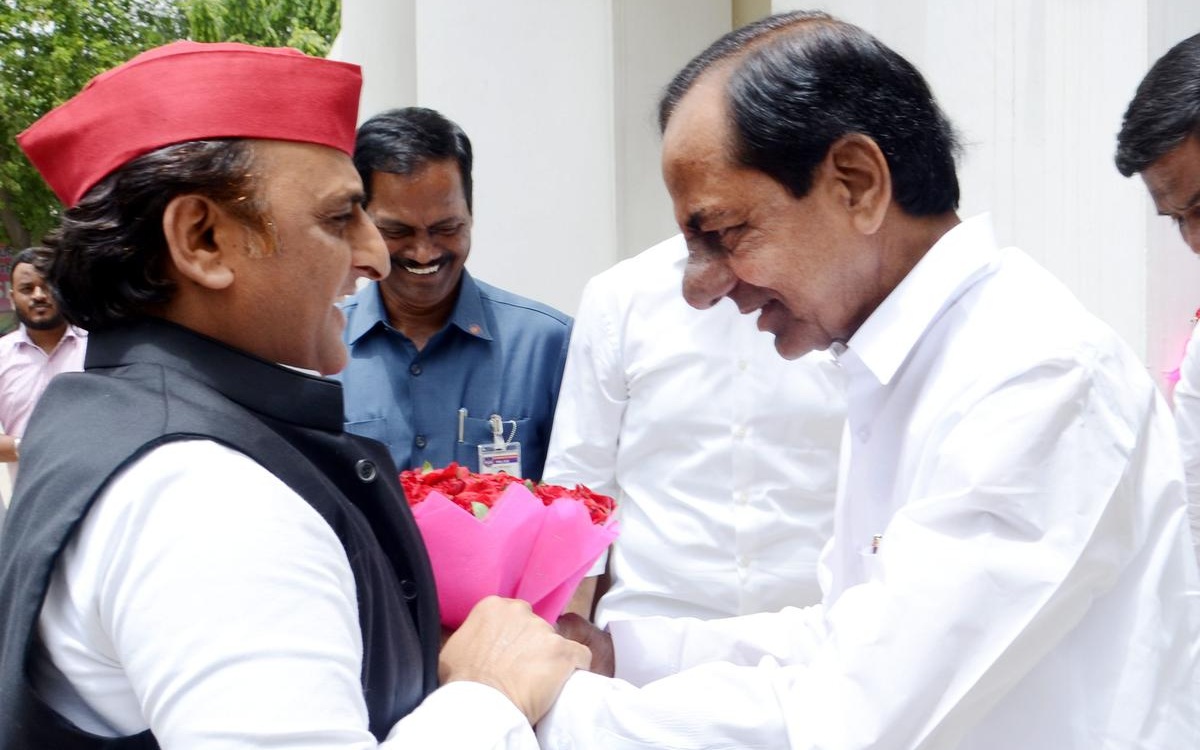 Akhilesh Yadav and KCR’s Secretive Lunch Sparks Curiosity