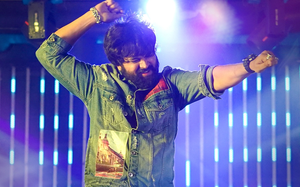 Mr Pregnant: Sohel Mass Dance For Narsapalle