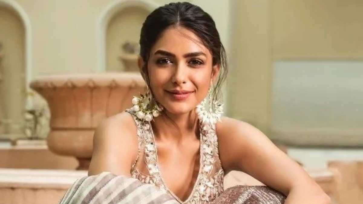 Mrinal Thakur In A Controversy