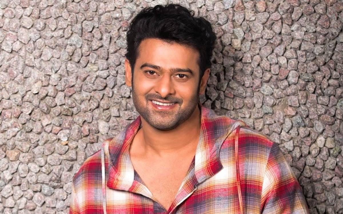 Prabhas To Undergo Knee Surgery?