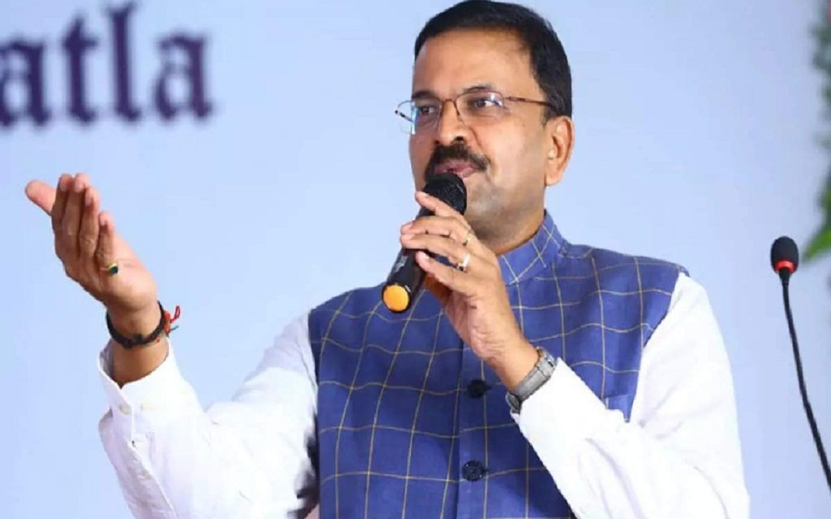 Vizag Seat: JD Lakshminarayana’s Solo Election Plan