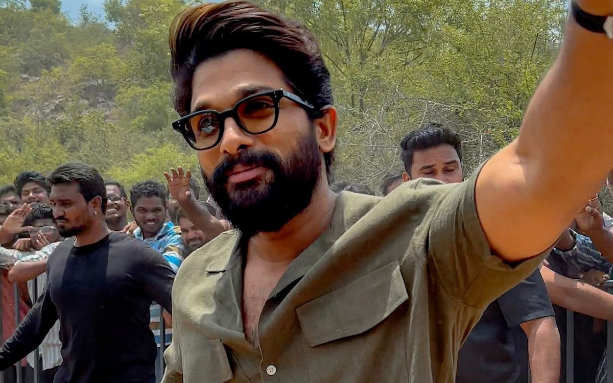 SRK Lavishes Praises On Allu Arjun And The ‘Pushpa’ Swag