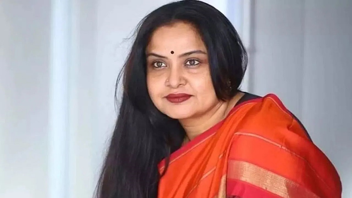 Actress Pragathi Lashes Out Sakshi Media