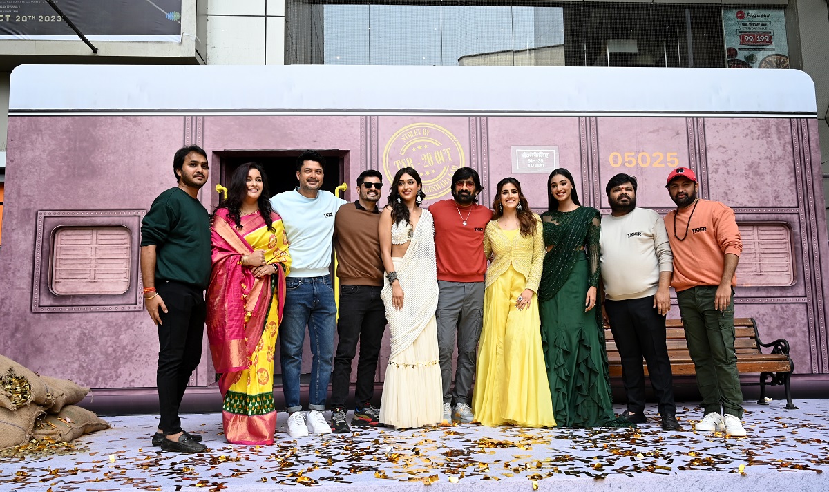Ravi Teja ‘Tiger Nageswara Rao’ Roaring Trailer Unleashed
