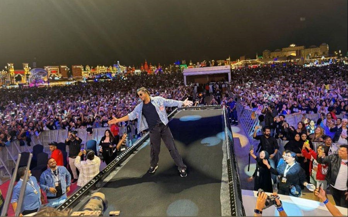 Dubai Day 1: Dunki Promotions Kickstarts With The Film’s Fever At Global Village, Dubai