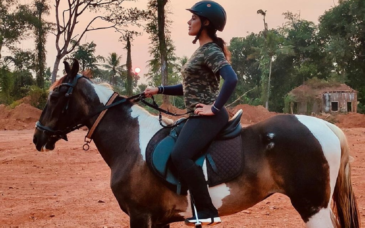 Samyuktha Embarks On A Journey Of Learning Horse Riding For ‘Swayambhu’