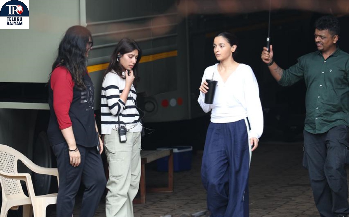Alpha Alia Bhatt Snapped Shooting For Her YRF Spy Universe Film!