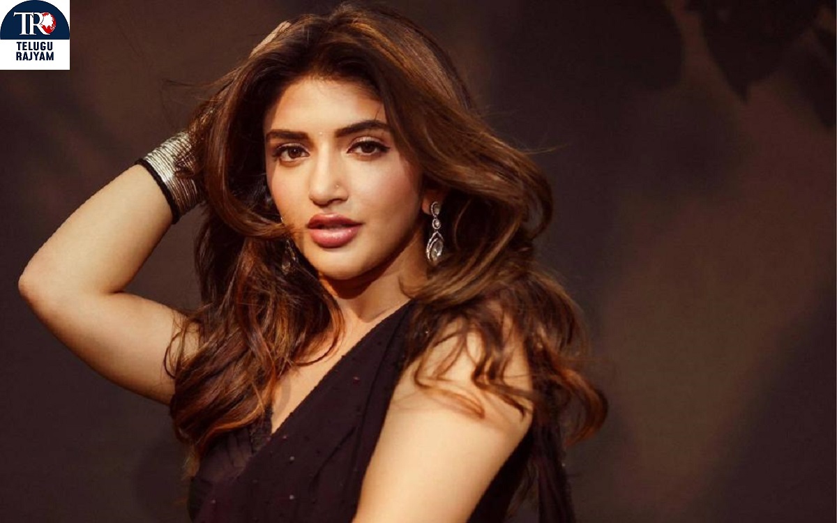 Srileela In The Item Song