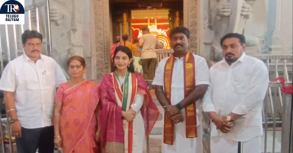 Actress Ananya Nagalla Visits Tataiah Gunta Gangamma Temple and Tirumala Srivaru